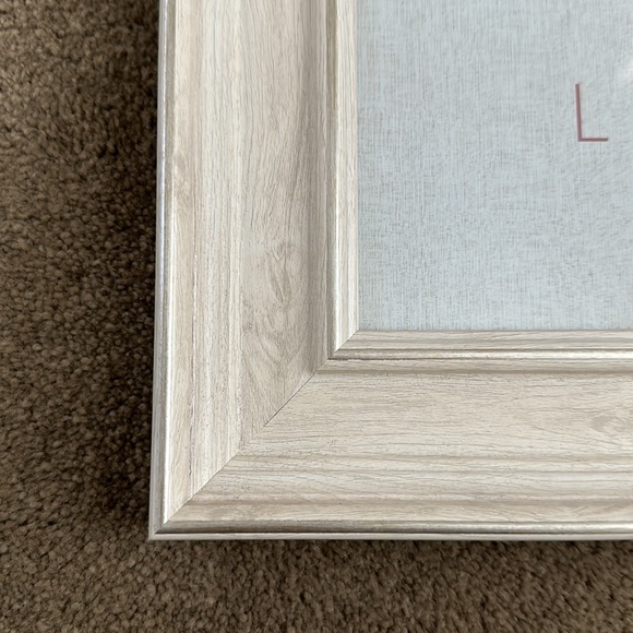 Beautiful 8 x 10 frame - ivory/white washed and silver finish - Picture 3 of 6